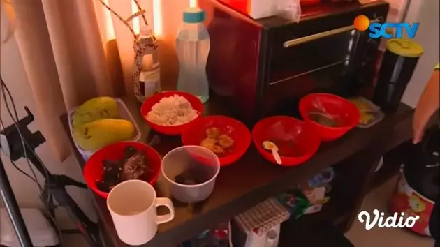 Kamar Rey Bong di lokasi syuting © 2020 brilio.net YouTube Kamar Rey Bong di lokasi syuting © 2020 brilio.net YouTube