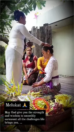 Prosesi melukat Jessica Iskandar ©Instagram