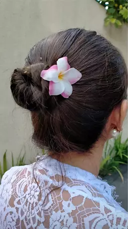 Prosesi melukat Jessica Iskandar ©Instagram