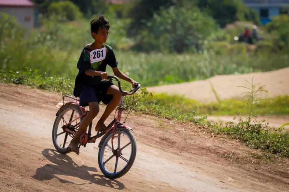 balapan sepeda tanpa peralatan © Facebook balapan sepeda tanpa peralatan © Facebook