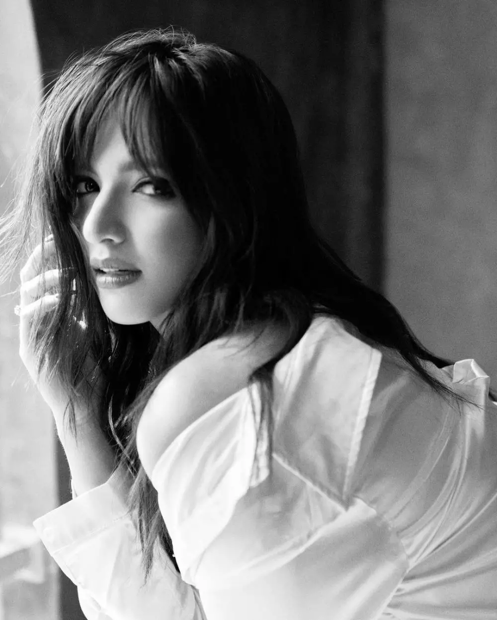 Pemotretan Nia Ramadhani dengan asisten © 2020 brilio.net