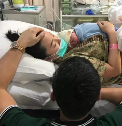 momen 6 pedangdut melahirkan © 2020 brilio.net