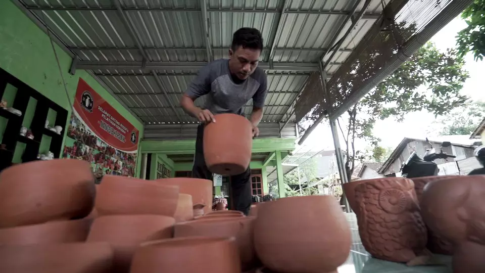 perajin pot gerabah Kasongan © 2020 brilio.net