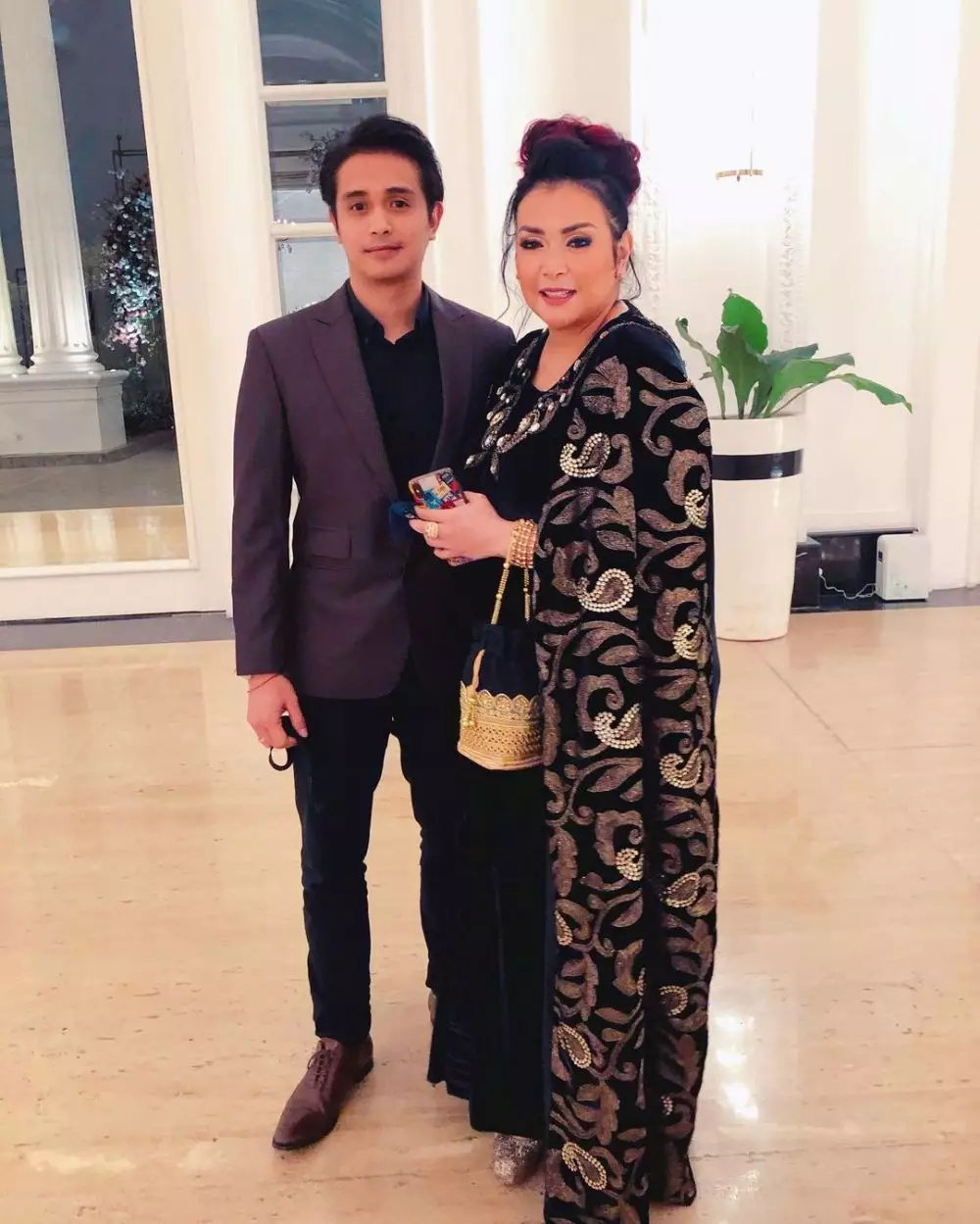 Ajun Perwira dan Jennifer kondangan © Instagram