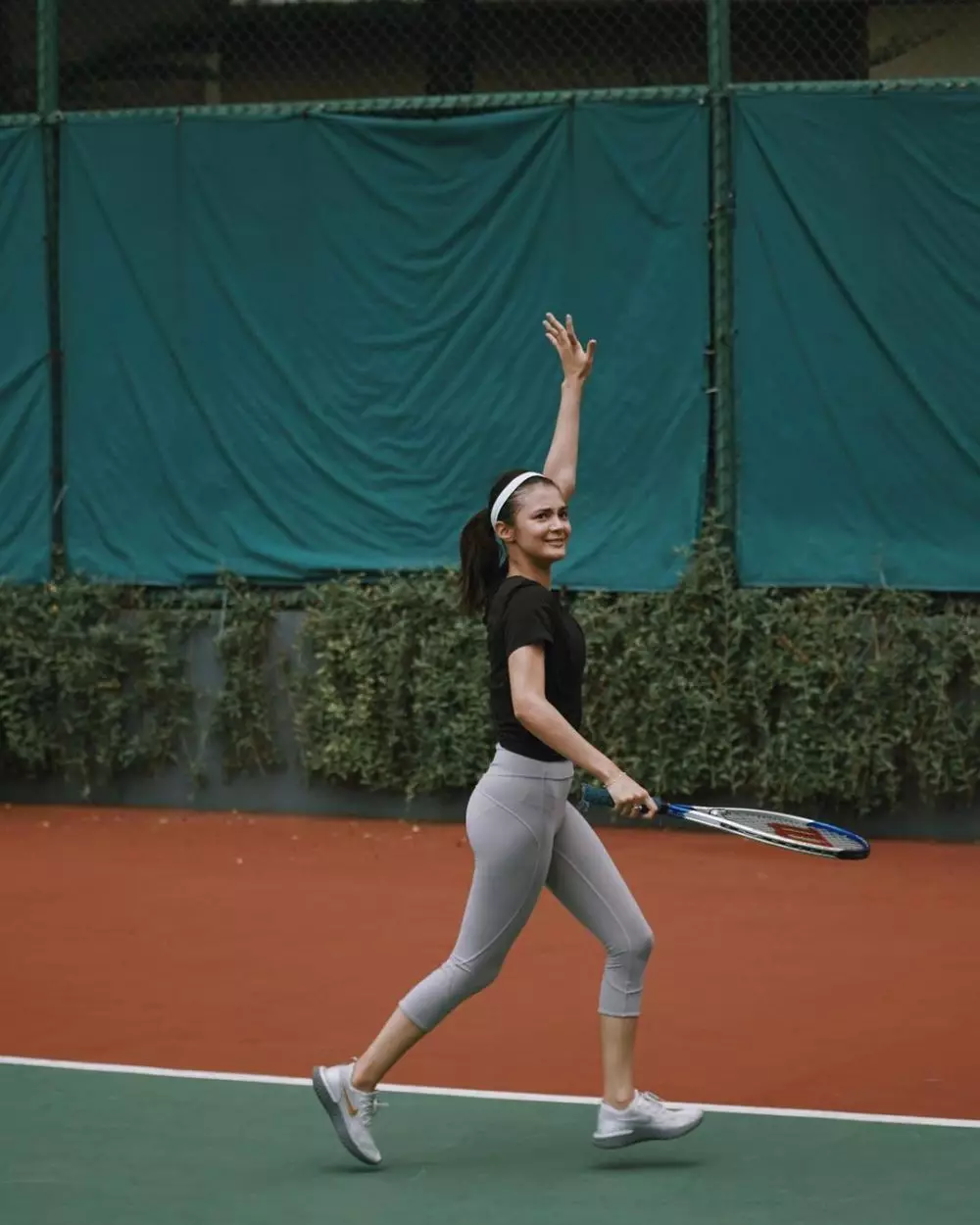 seleb gemar bermain tenis berbagai sumber