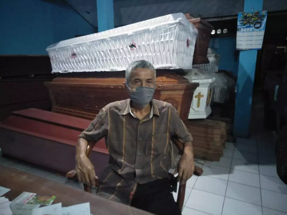 pengrajin peti mati alami peningkatan © istimewa pengrajin peti mati alami peningkatan © istimewa