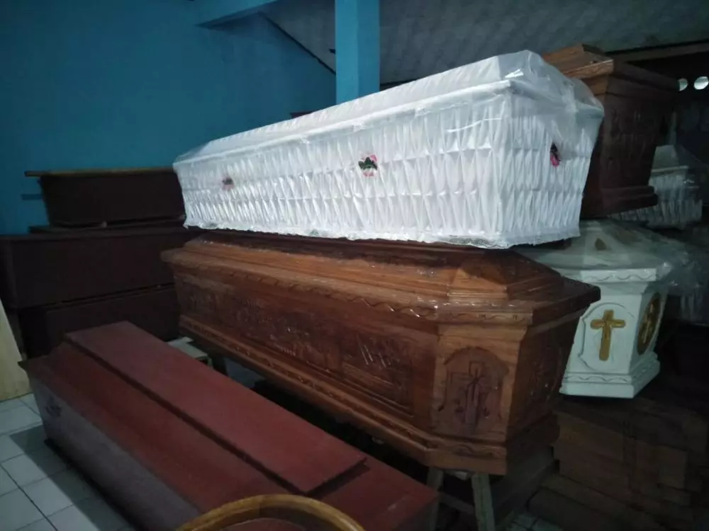 pengrajin peti mati alami peningkatan © istimewa pengrajin peti mati alami peningkatan © istimewa