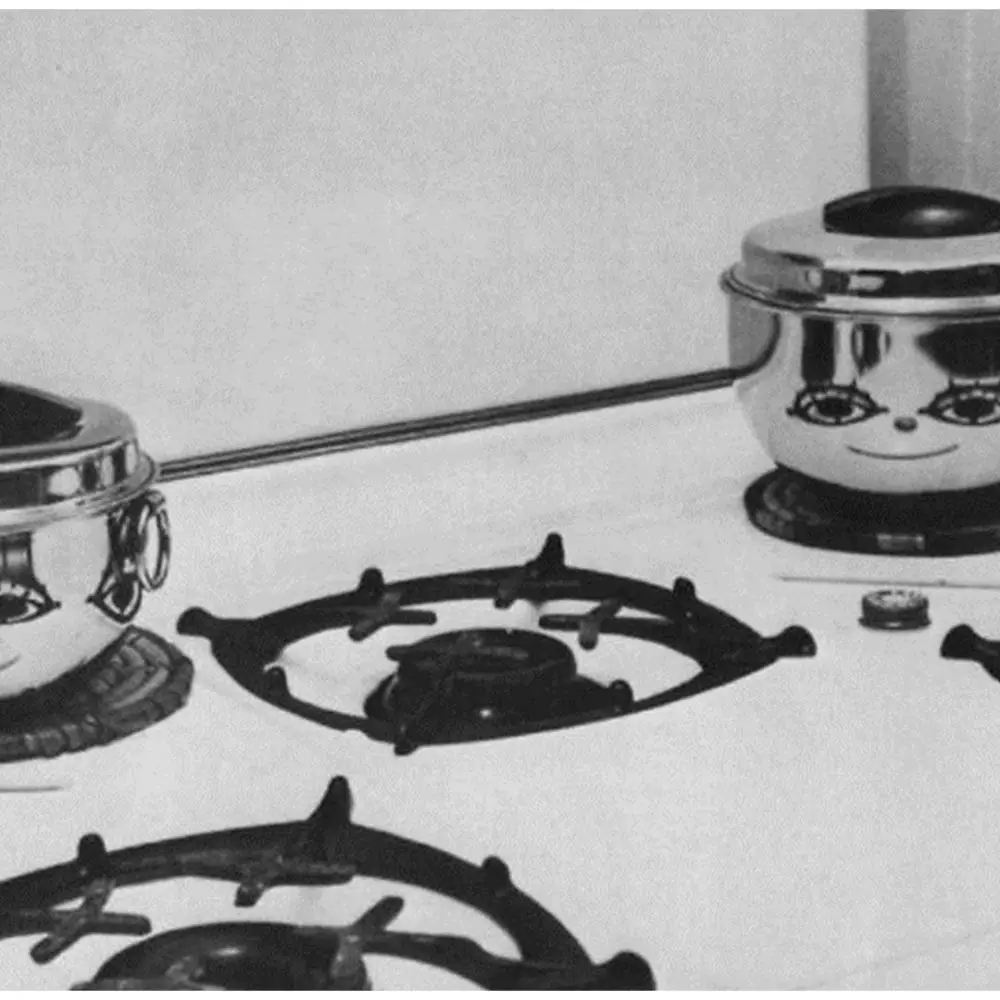 10 Potret alat dapur mirip wajah ini bikin kamu berkedip dua kali © 2020 brilio.net 10 Potret alat dapur mirip wajah ini bikin kamu berkedip dua kali © 2020 brilio.net