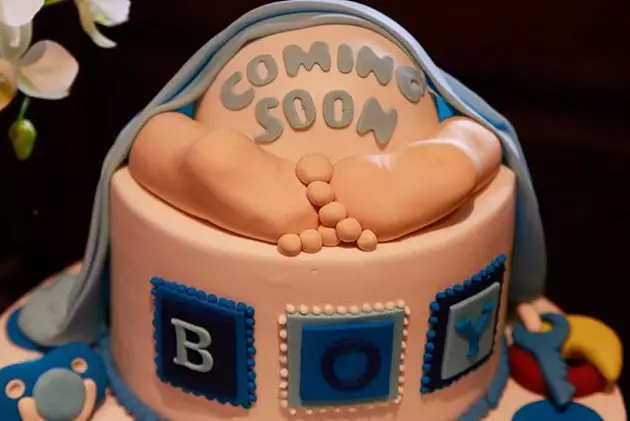 kue baby shower seleb © 2020 brilio.net