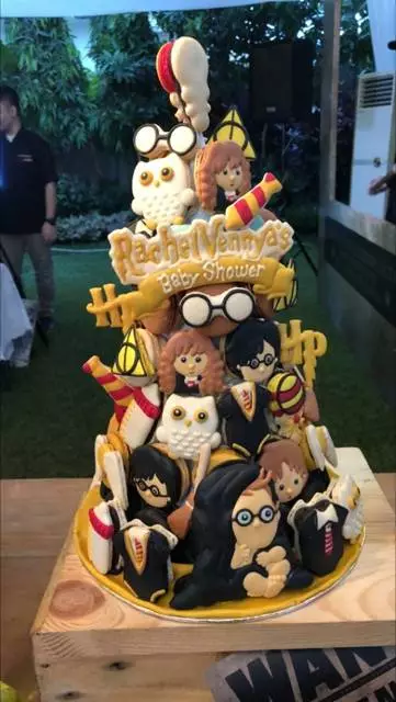 kue baby shower seleb © 2020 brilio.net