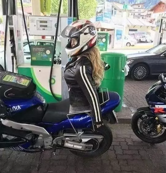 jok motor absurd © Berbagai sumber