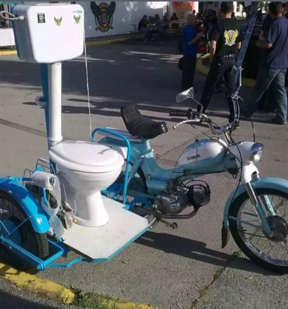 jok motor absurd © Berbagai sumber