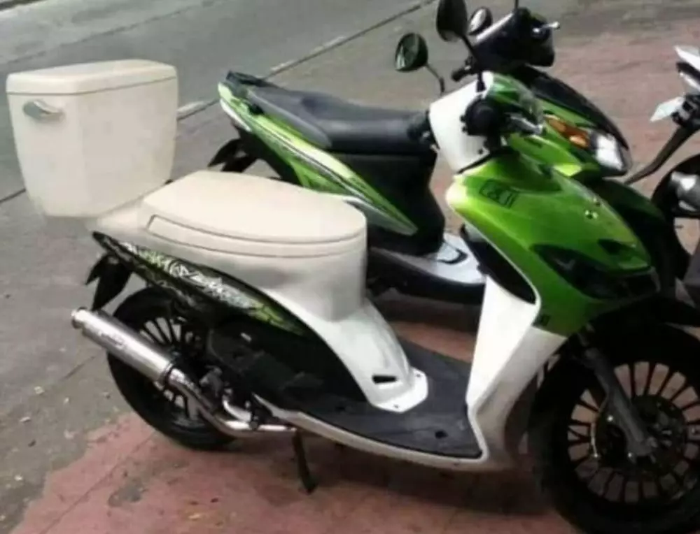 jok motor absurd © Berbagai sumber