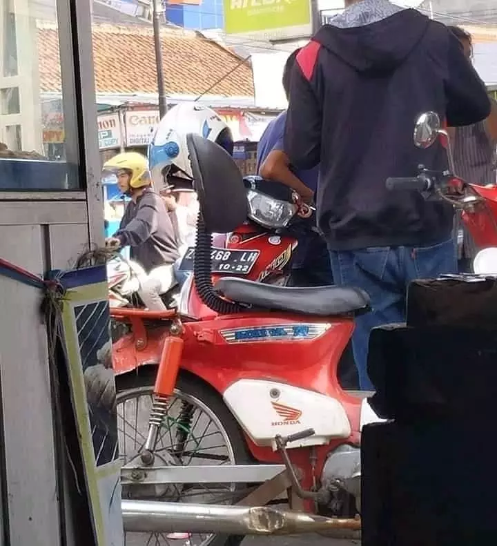 jok motor absurd © Berbagai sumber