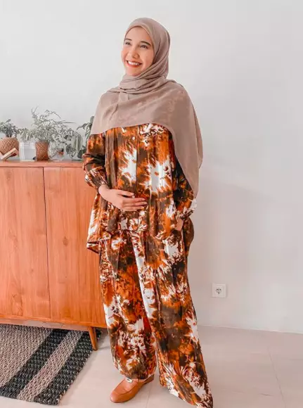 Zaskia Sungkar pamer baby bump © 2020 brilio.net/ Instagram Zaskia Sungkar pamer baby bump © 2020 brilio.net/ Instagram