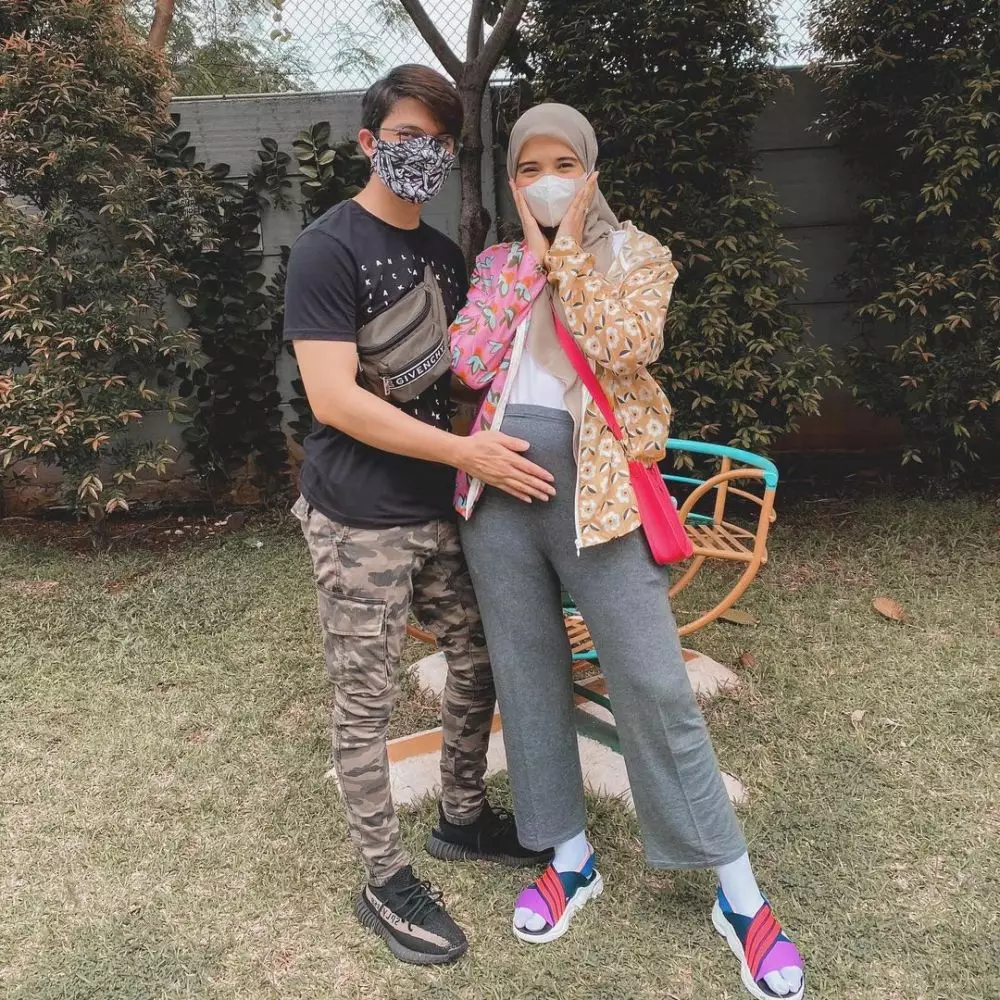 Zaskia Sungkar pamer baby bump © 2020 brilio.net/ Instagram Zaskia Sungkar pamer baby bump © 2020 brilio.net/ Instagram