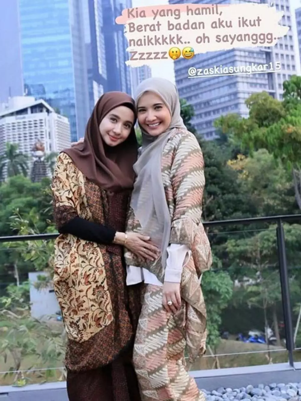 Zaskia Sungkar pamer baby bump © 2020 brilio.net/ Instagram Zaskia Sungkar pamer baby bump © 2020 brilio.net/ Instagram