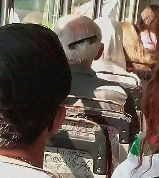 potret absurd di angkutan umum Berbagai sumber