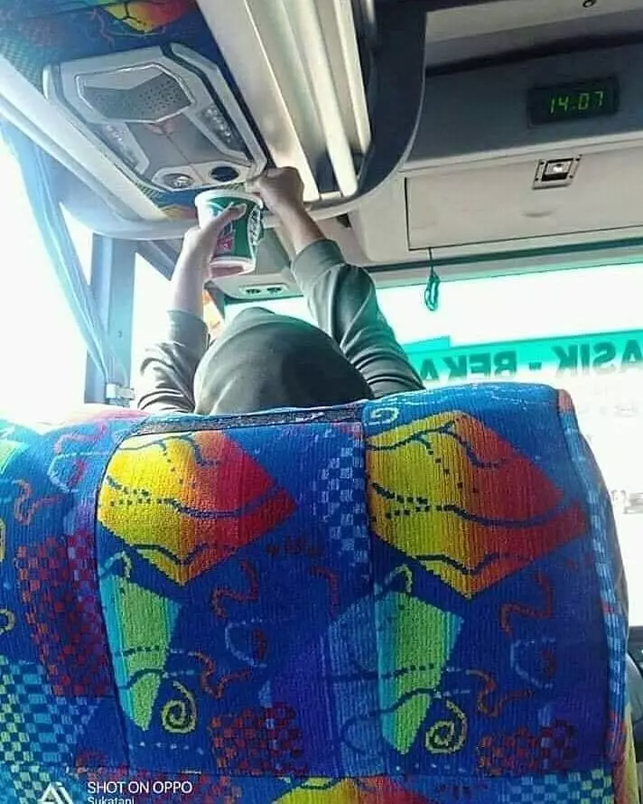 potret absurd di angkutan umum Berbagai sumber