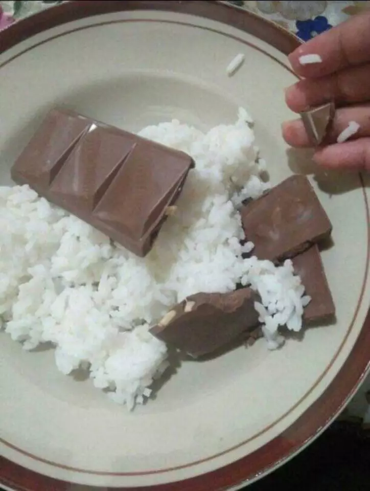 paduan makanan yang absurd Berbagai sumber