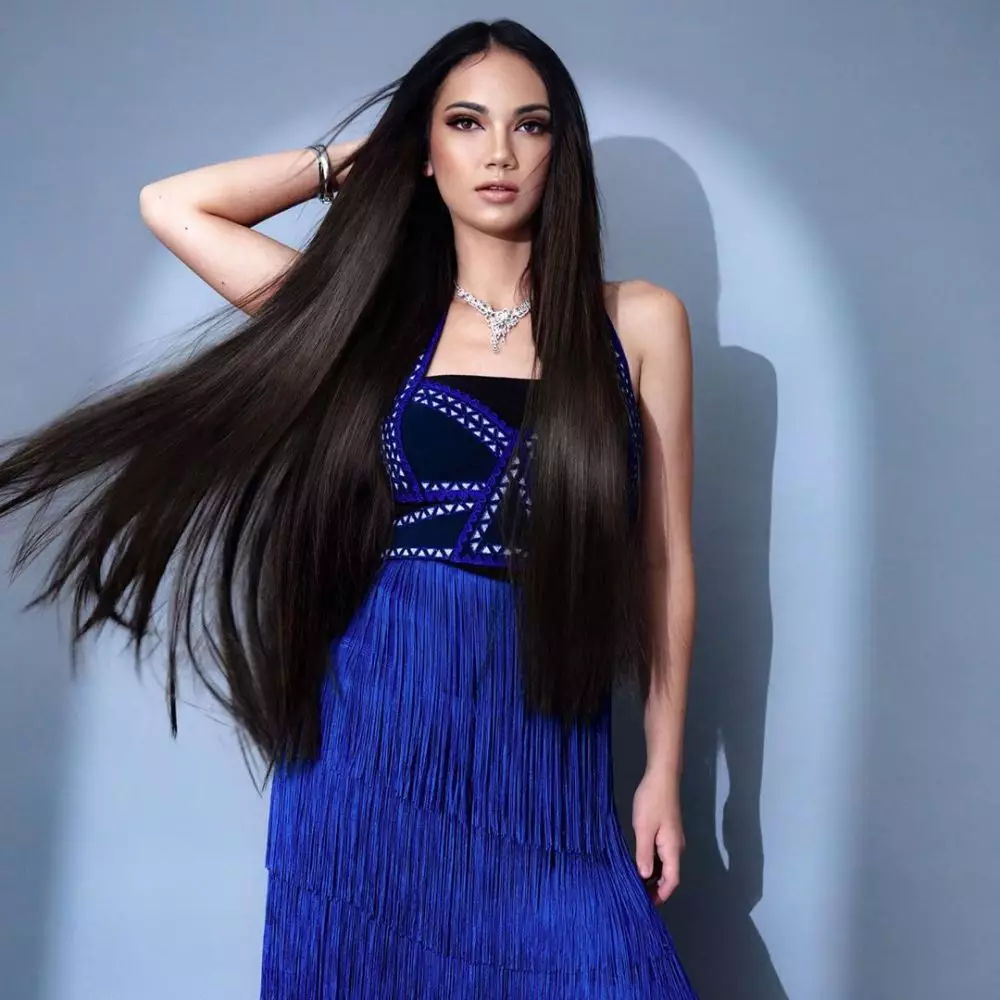 Gaya pemotretan seleb dengan rambut panjang © 2020 brilio.net