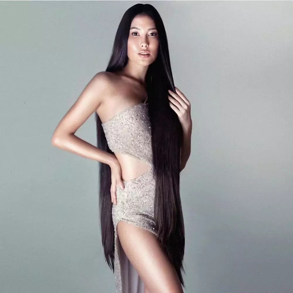 Gaya pemotretan seleb dengan rambut panjang © 2020 brilio.net