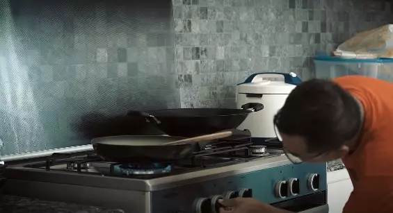 Momen kejutan Anang untuk Ashanty ©YouTube Momen kejutan Anang untuk Ashanty ©YouTube