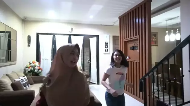 Penampakan rumah Jenita Janet YouTube
