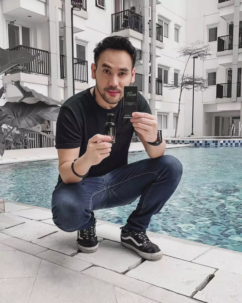 Bisnis suami Jenita Janet Instagram