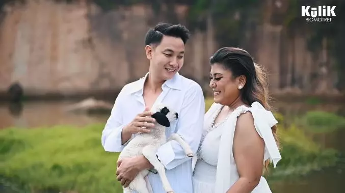 Prewedding Regina Idol © 2020 brilio.net Prewedding Regina Idol © 2020 brilio.net