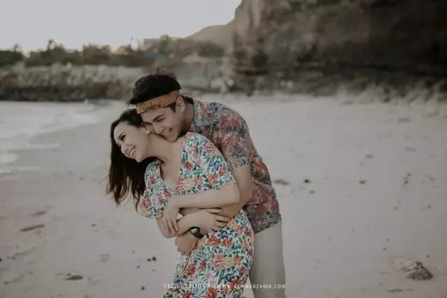 potret prewedding seleb di pantai © Instagram potret prewedding seleb di pantai © Instagram