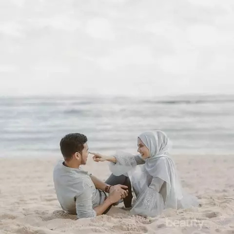 potret prewedding seleb di pantai © Instagram potret prewedding seleb di pantai © Instagram