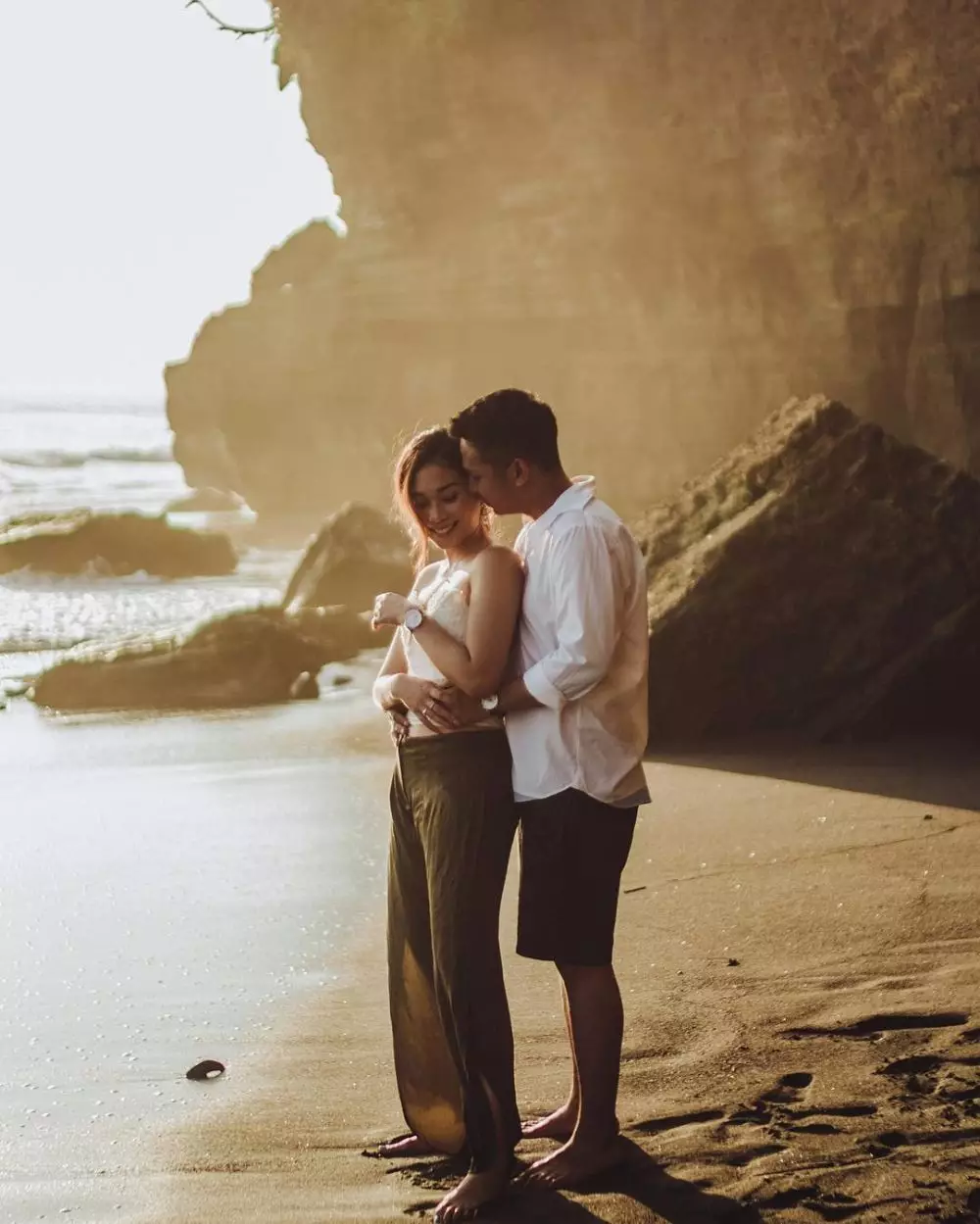 potret prewedding seleb di pantai © Instagram potret prewedding seleb di pantai © Instagram