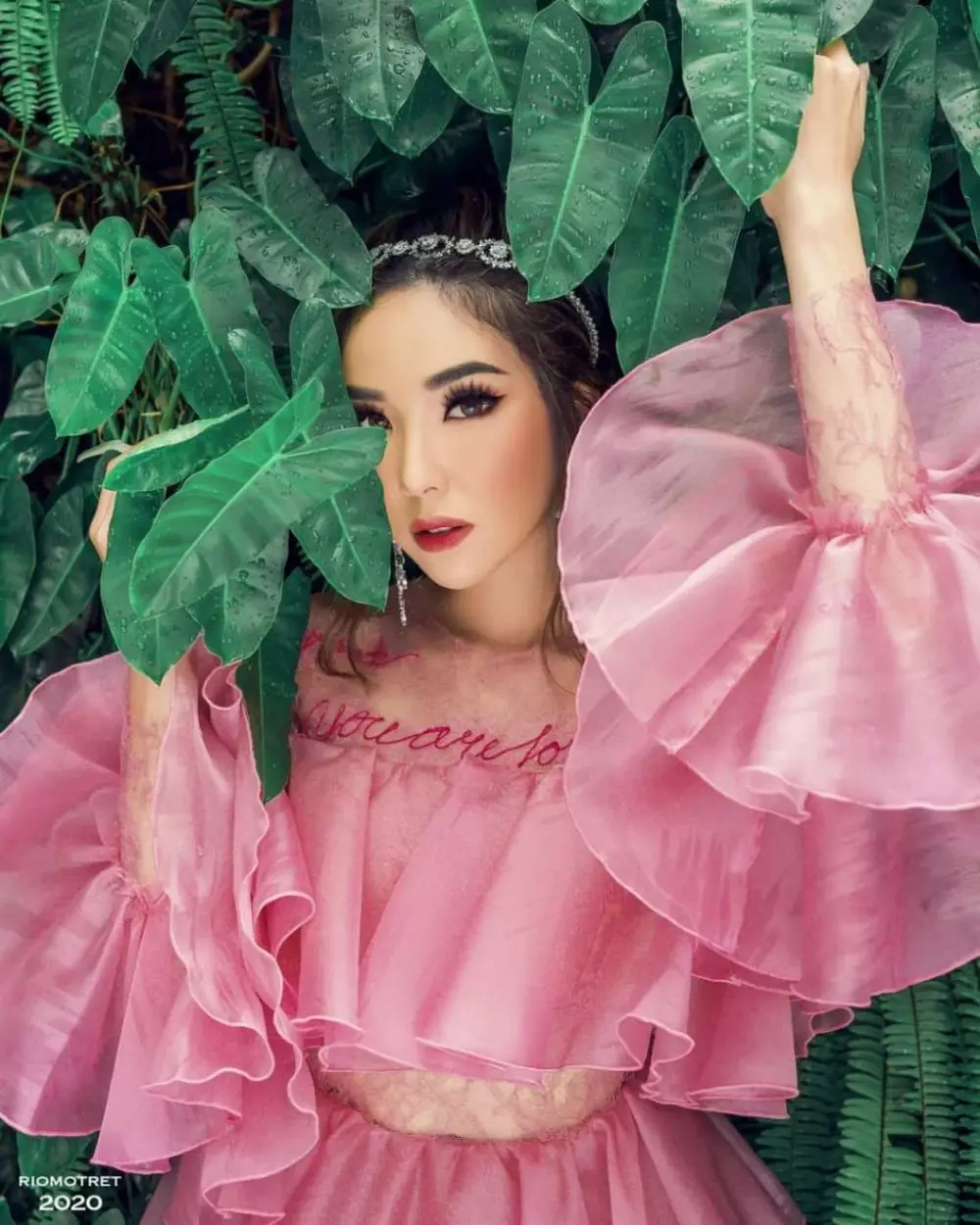 gisel dengan makeup tebal © 2020 brilio.net gisel dengan makeup tebal © 2020 brilio.net