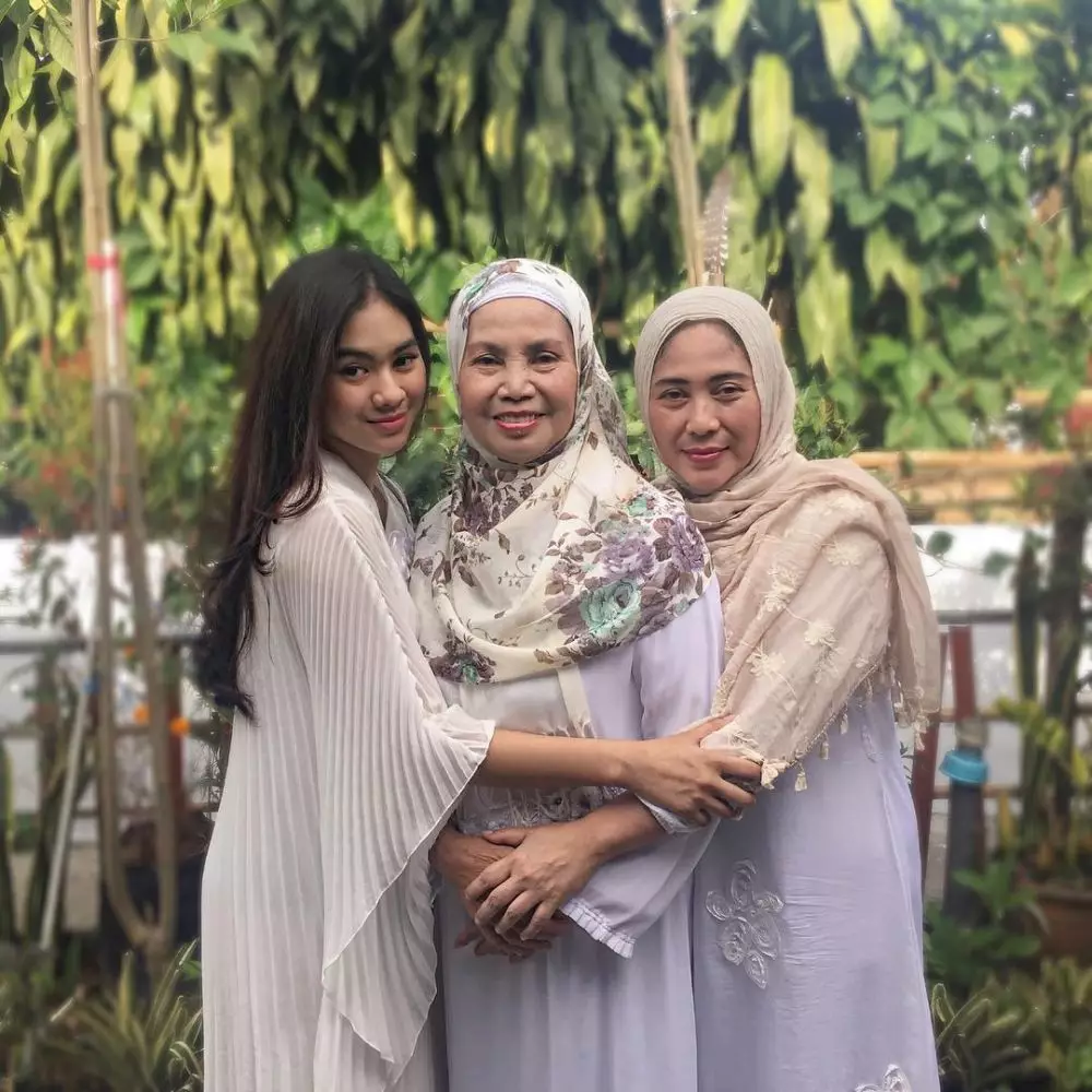 momen pemain anak band dan sang mama © Instagram