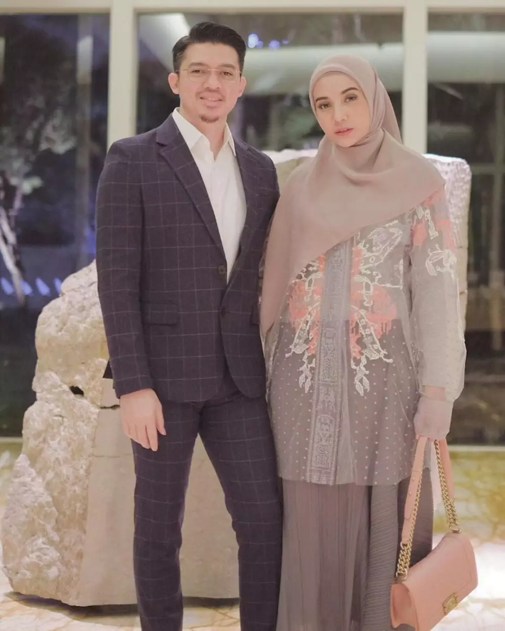 pesinetron kondangan bareng pasangan © Instagram