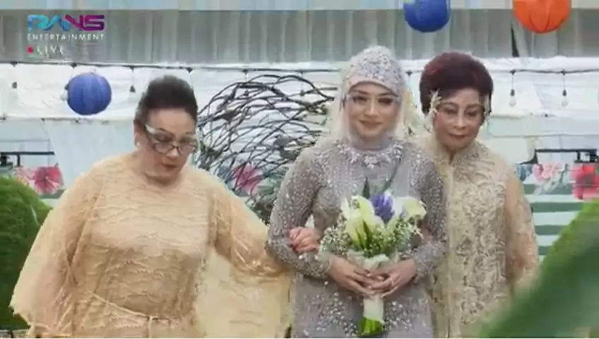 Momen akad nikah Sule dan Nathalie © YouTube
