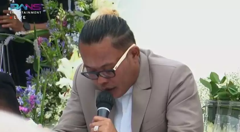 Momen akad nikah Sule dan Nathalie © YouTube