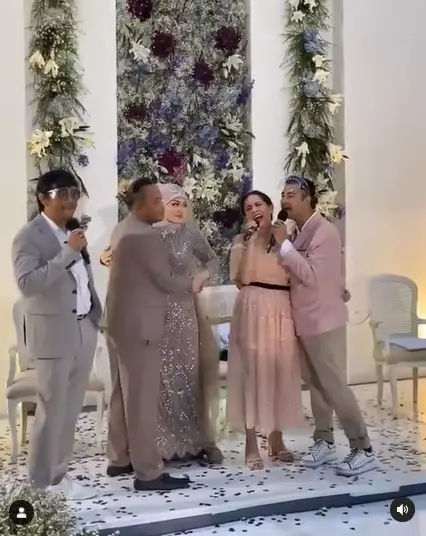 Gaya seleb di nikahan Sule © Instagram