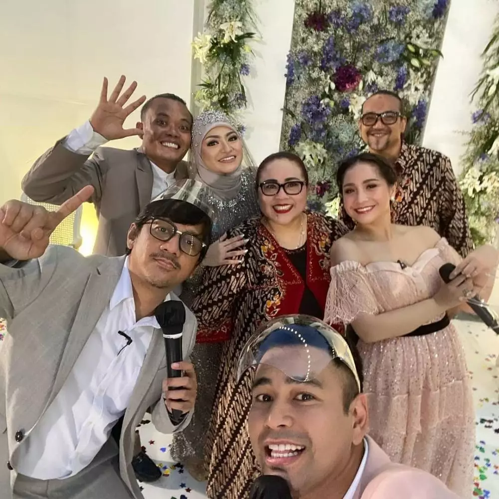 Gaya seleb di nikahan Sule © Instagram