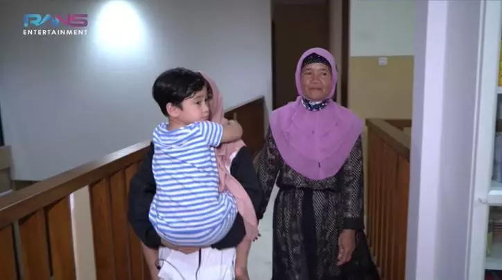 ultah Lala 24 © YouTube ultah Lala 24 © YouTube