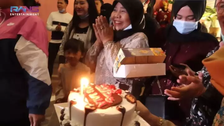 ultah Lala 24 © YouTube ultah Lala 24 © YouTube