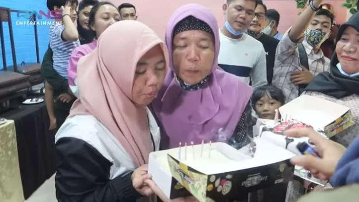 ultah Lala 24 © YouTube ultah Lala 24 © YouTube