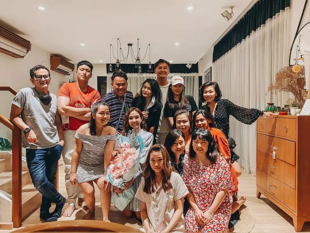 Momen kejutan ultah Gisella Anastasia © Instagram