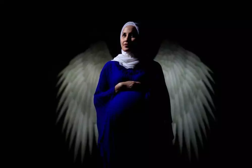 Esih Preman Pensiun hamil © Instagram