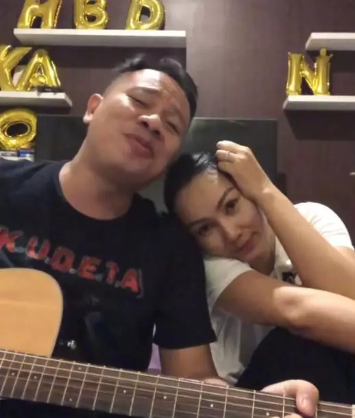 Vicky dan Kalina mesra © Instagram