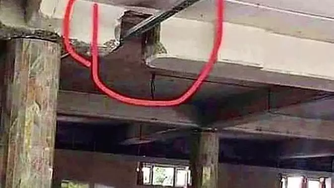 pondasi rumah absurd Berbagai sumber