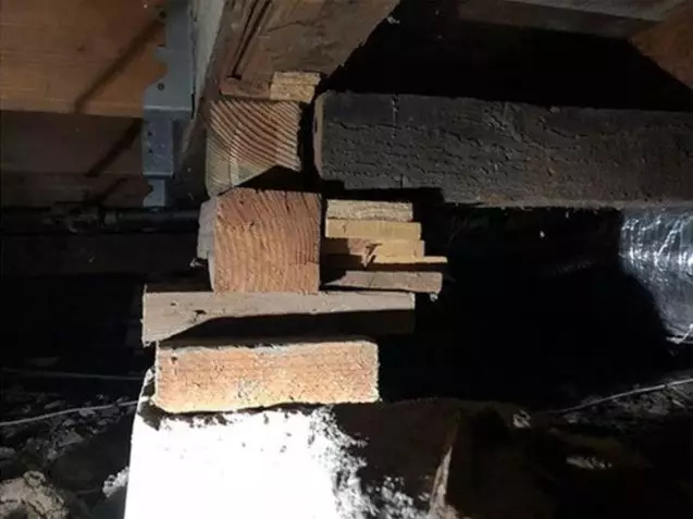 pondasi rumah absurd Berbagai sumber