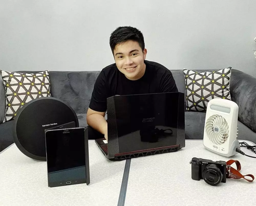 Potret perjalanan karier Umay Shahab © 2020 brilio.net