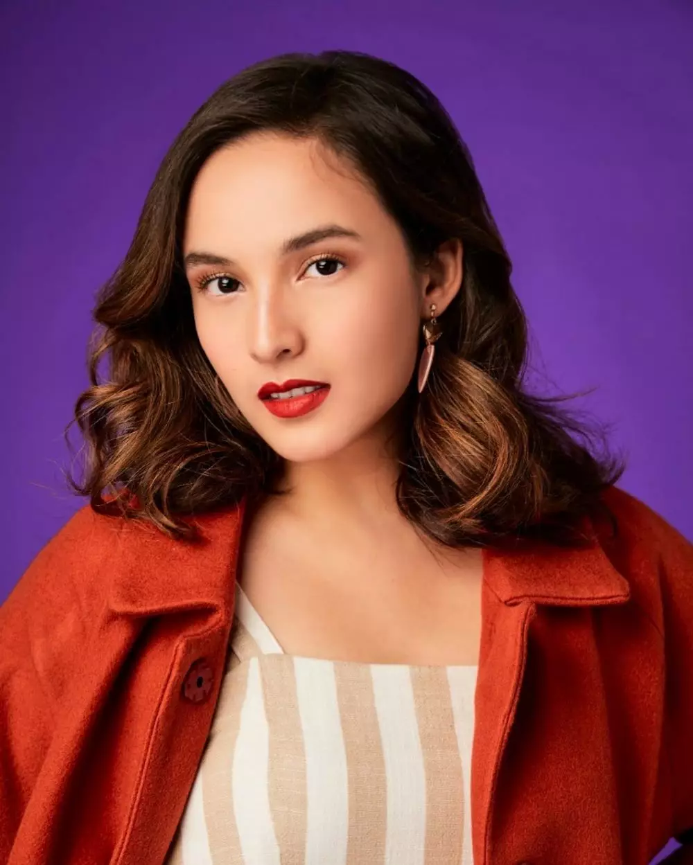 Chelsea Islan bermakeup tebal © 2020 brilio.net